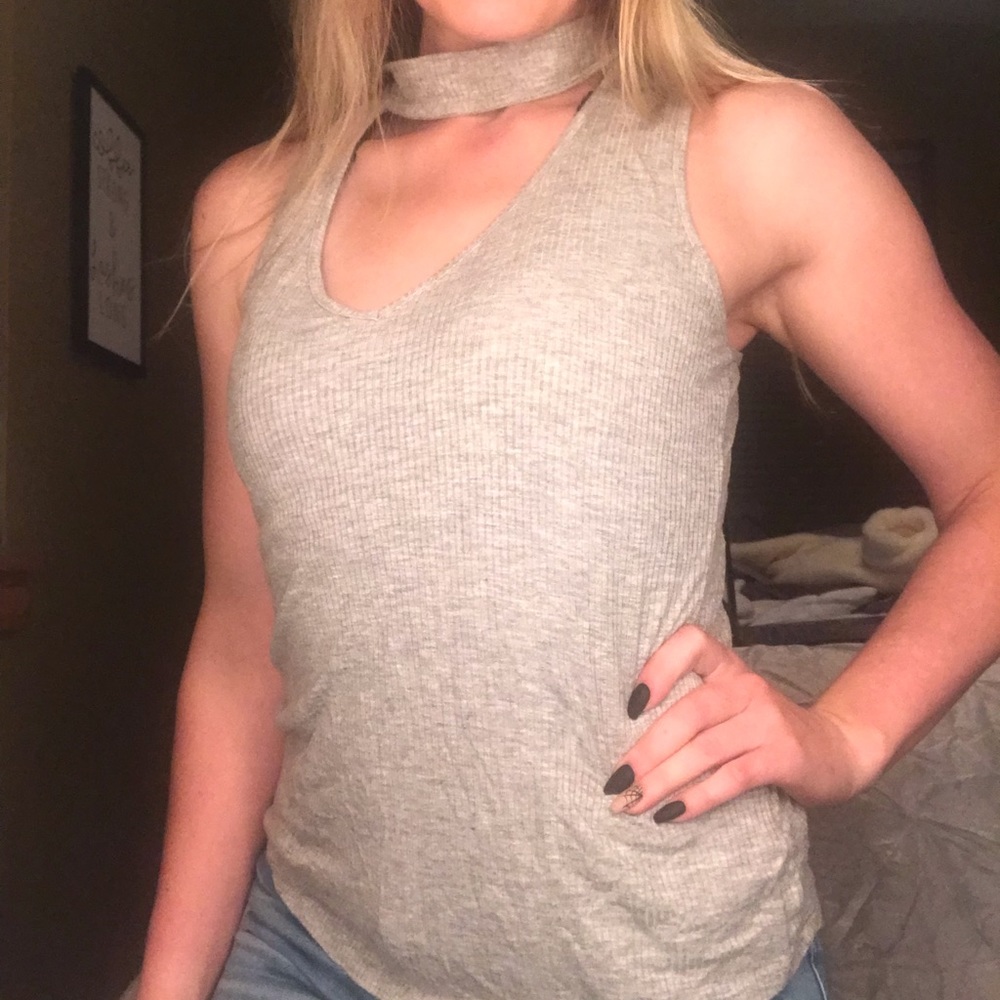 L.A. Hearts gray v neck tank top